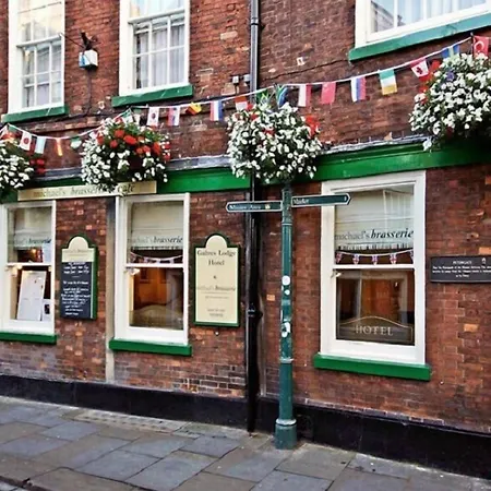 Galtres & Forest Restaurant 酒店 3*